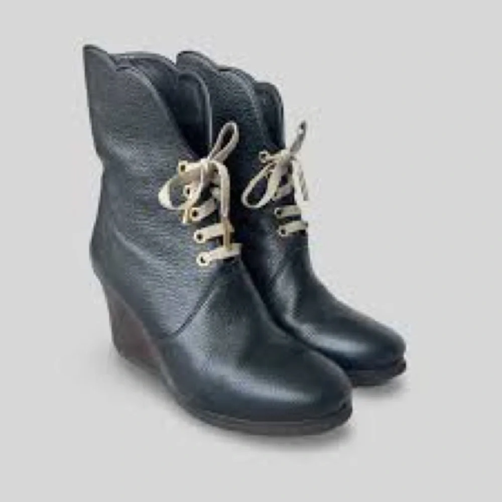 Chloe Wedge Lace Up Leather Heeled Ankle Boot Scallop Detail Black Leather 39 - Picture 3 of 15